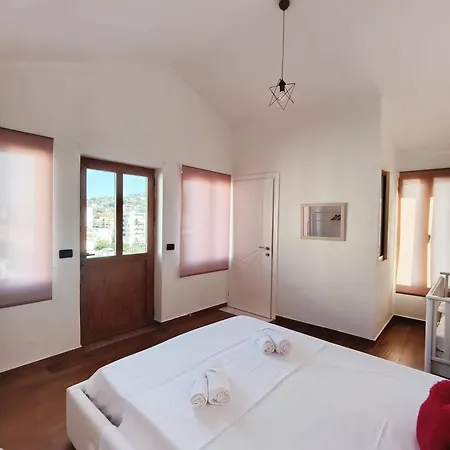 The View And Terrace Gjirokastër